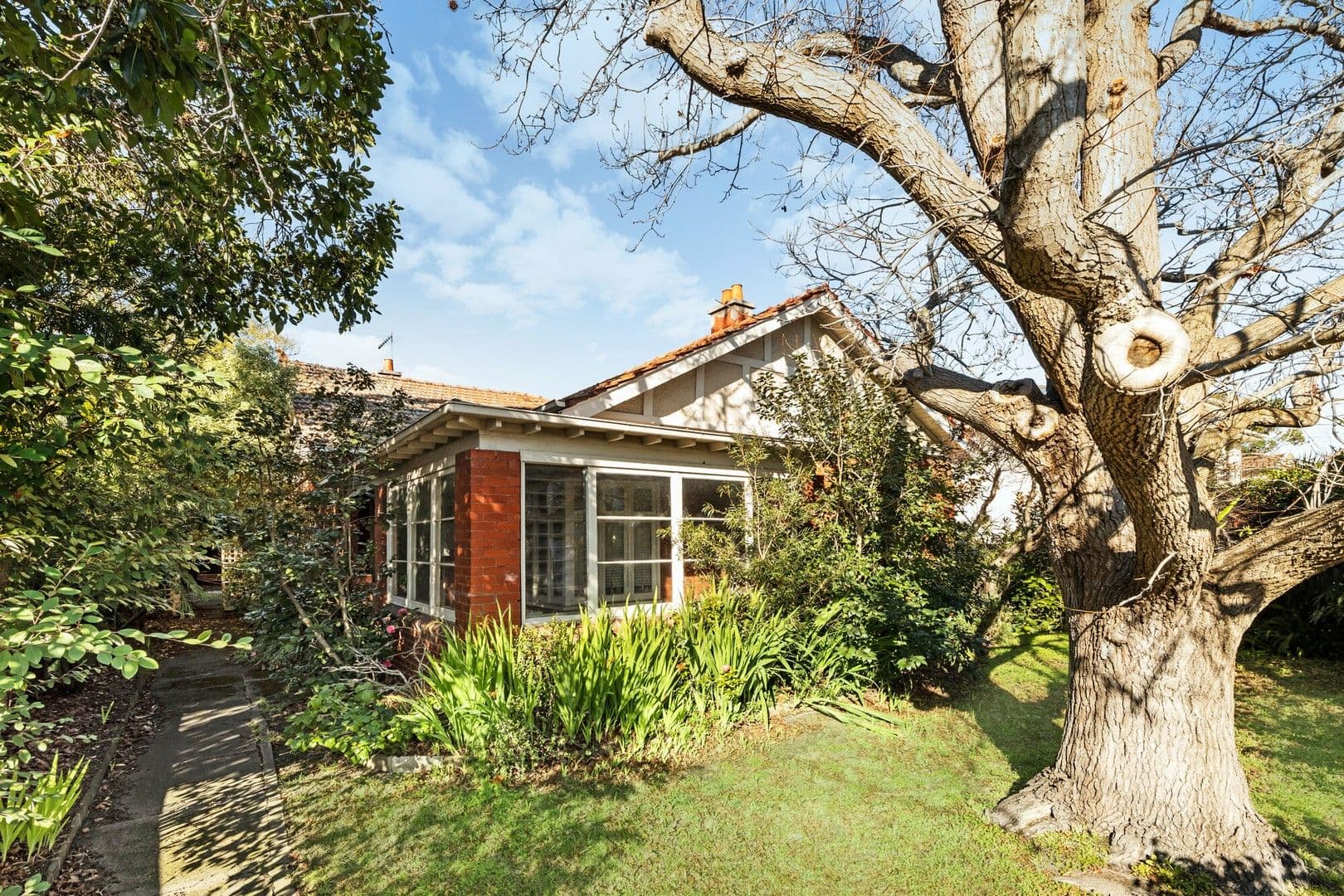 Brighton Home front before the work