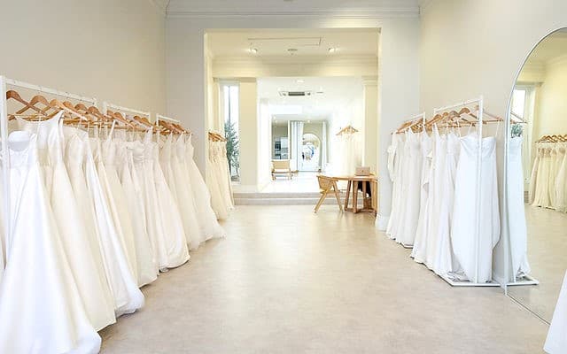 Finished plaster walls in a bridal shop