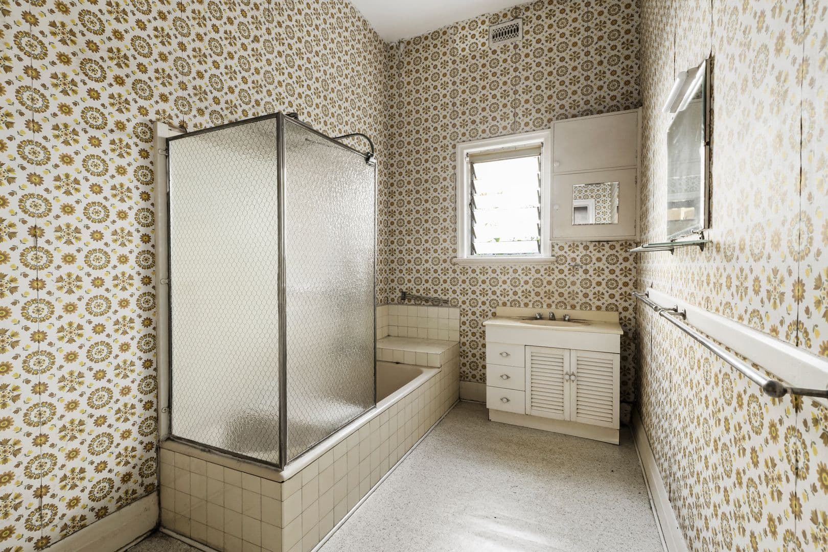Brighton bathroom before the work